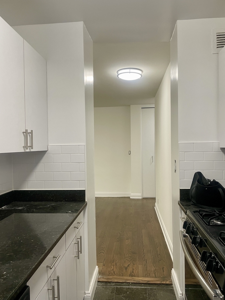 East 56th Street - Photo 3