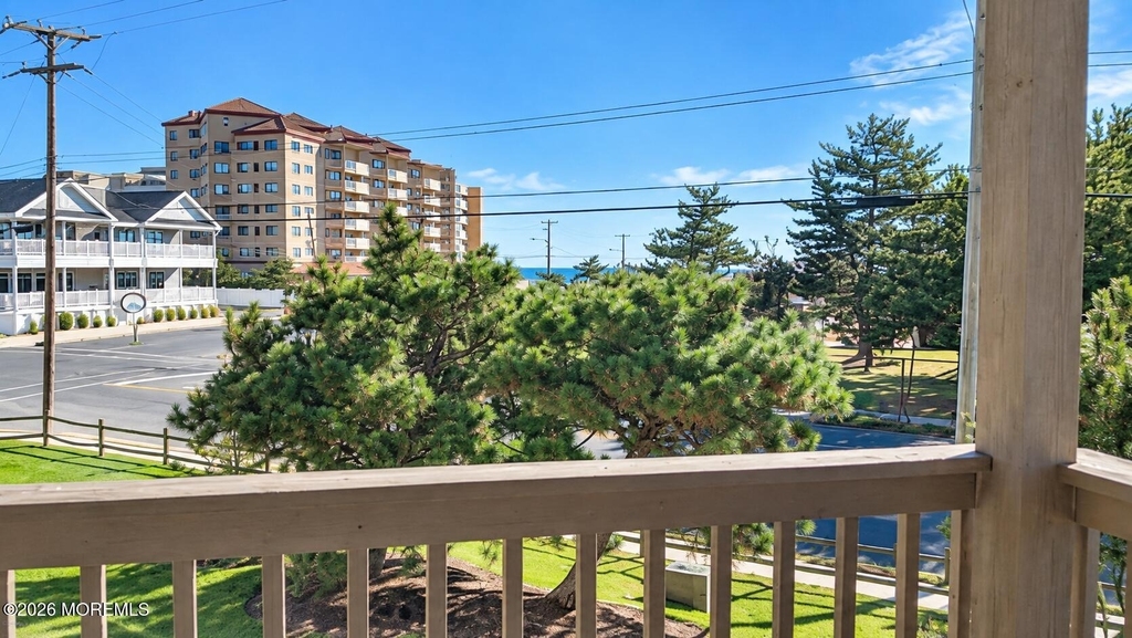 340 Ocean Avenue N - Photo 6