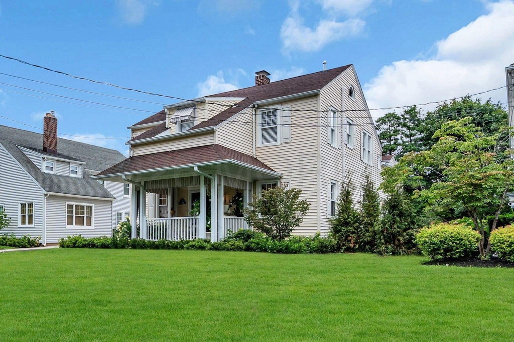 204 Monroe Avenue - Photo 0