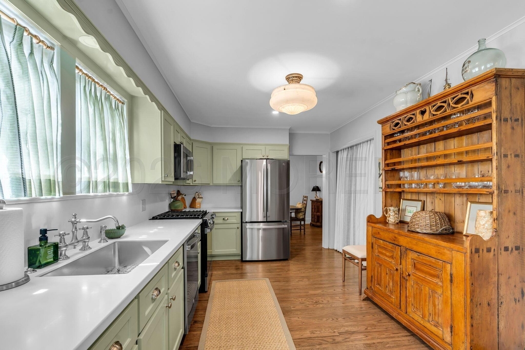 204 Monroe Avenue - Photo 6