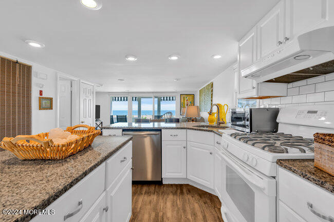 157 Beach Front - Photo 21