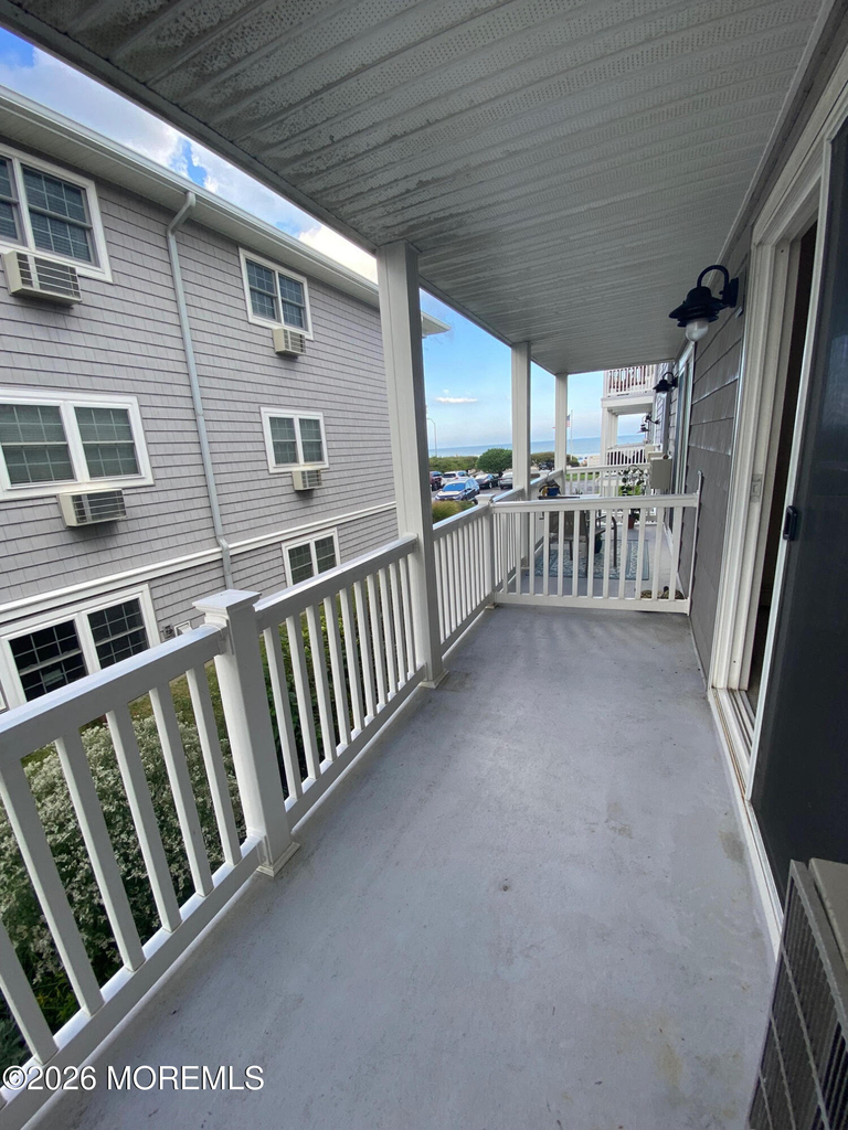 709 Ocean Avenue N - Photo 10