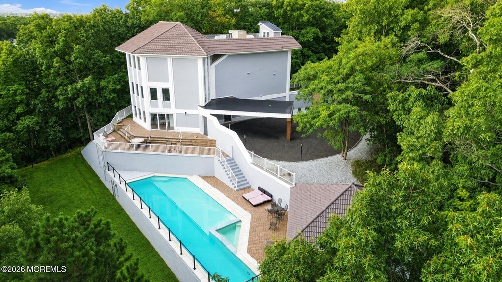 401 Overlook Drive - Photo 1