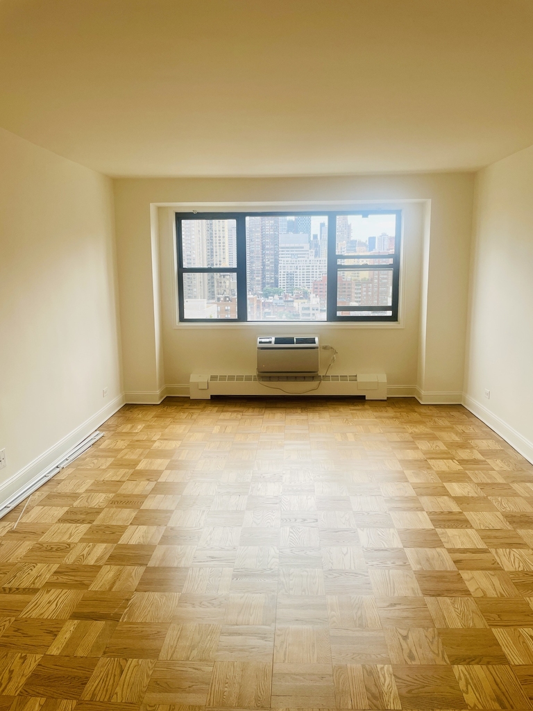  East 79th Street - Photo 1
