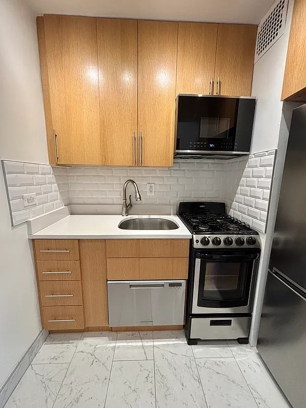  East 79th Street - Photo 6