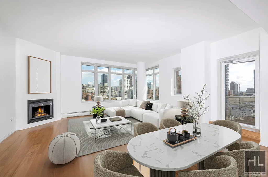 East 59 Street - Photo 0