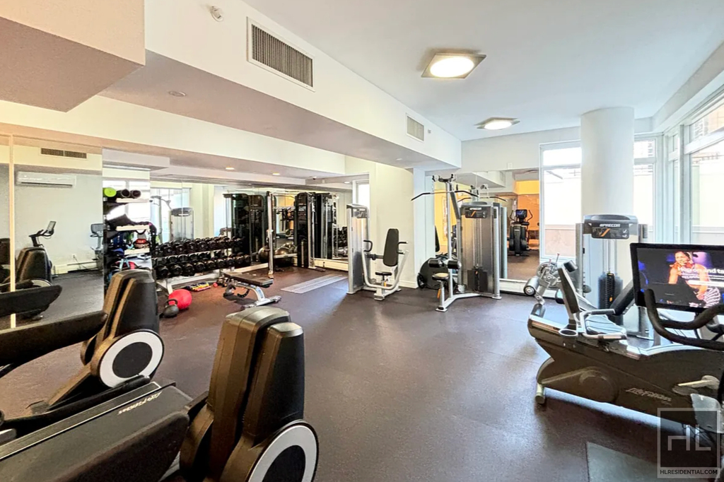 East 59 Street - Photo 7