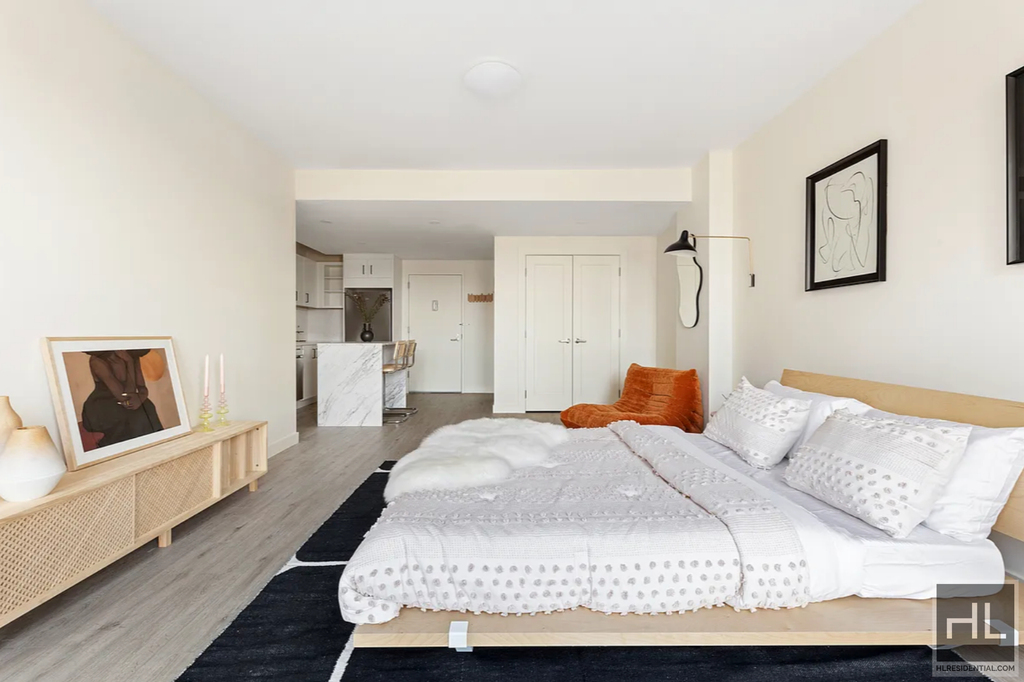 East 177 Street - Photo 3