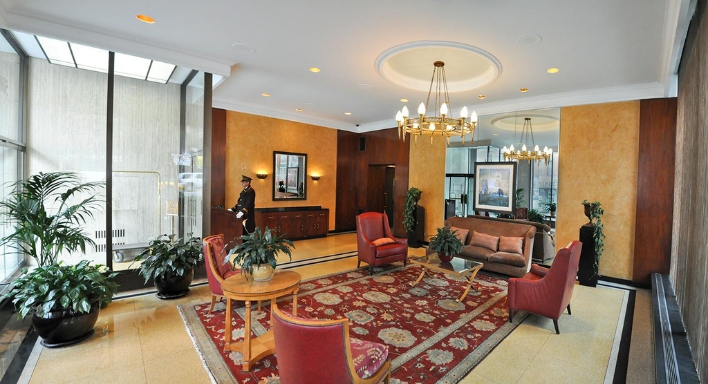 East 85th Street - Photo 5