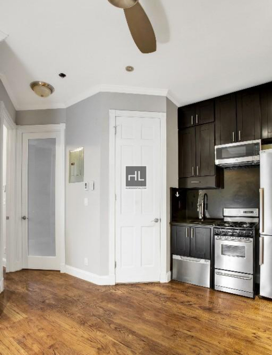 East 6th Street - Photo 5