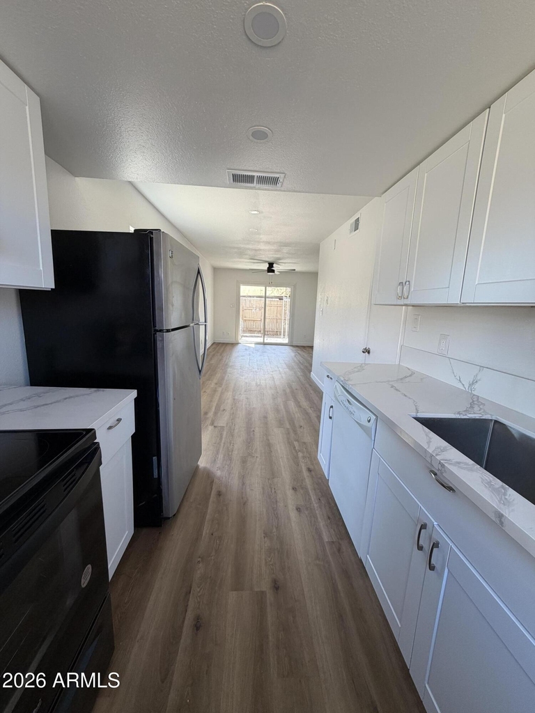 8235 N 34th Drive - Photo 2