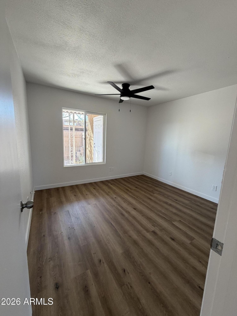 8235 N 34th Drive - Photo 9