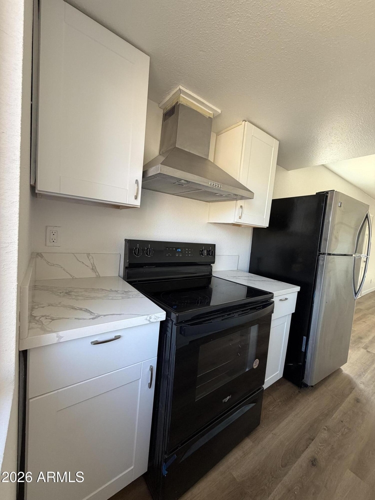 8235 N 34th Drive - Photo 3