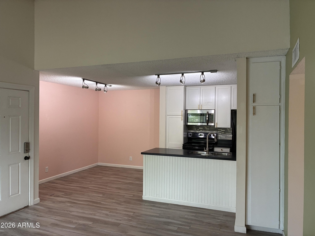 8055 E Thomas Road - Photo 4
