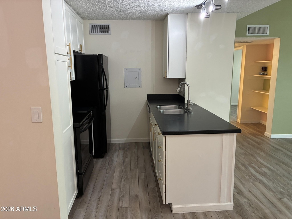 8055 E Thomas Road - Photo 6