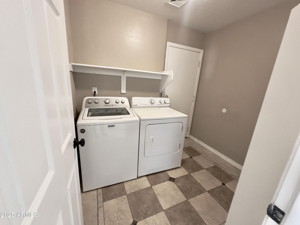 3435 E Longhorn Drive - Photo 19