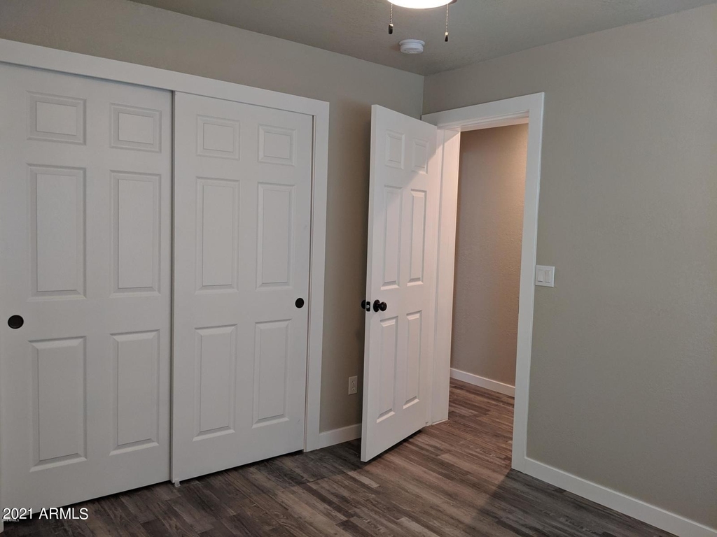 419 W 10th Street - Photo 10