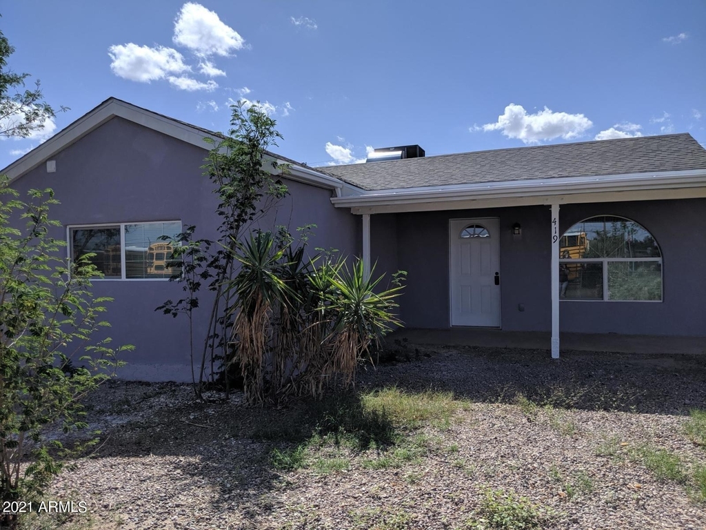 419 W 10th Street - Photo 0