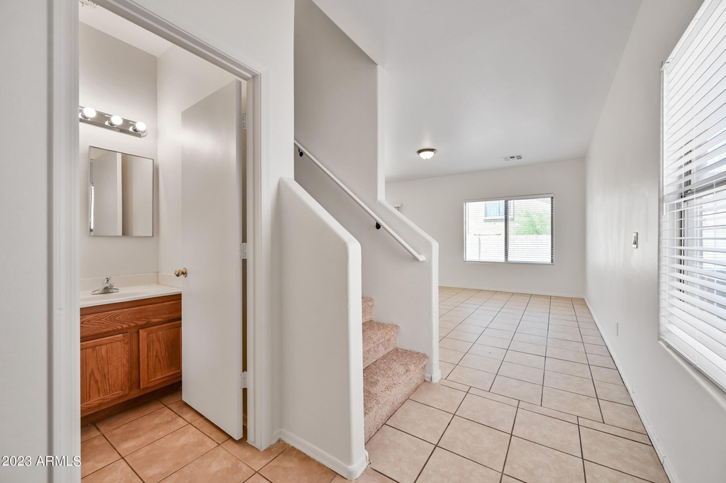 630 E Dekalb Lane - Photo 1
