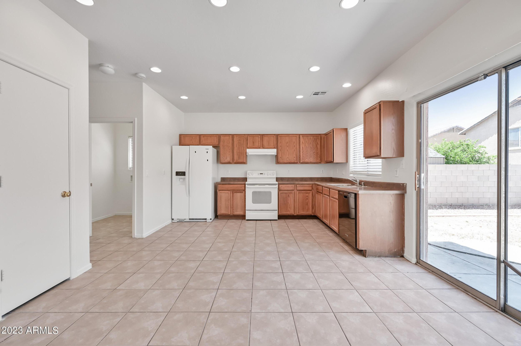 630 E Dekalb Lane - Photo 4