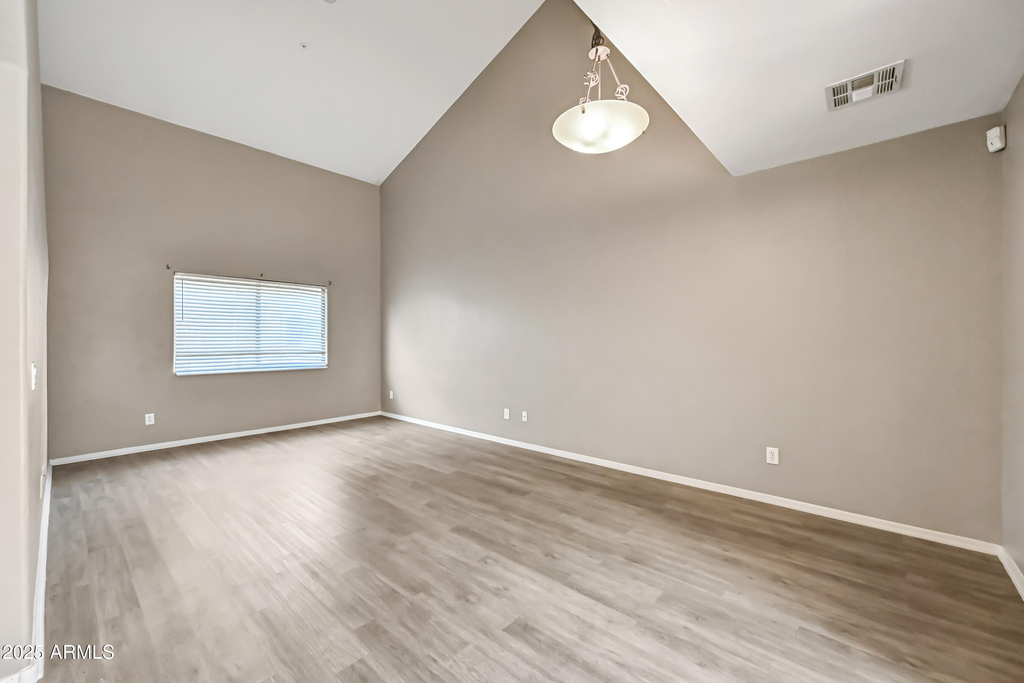 8053 W Waltann Lane - Photo 2