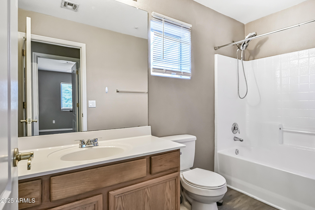 8053 W Waltann Lane - Photo 18