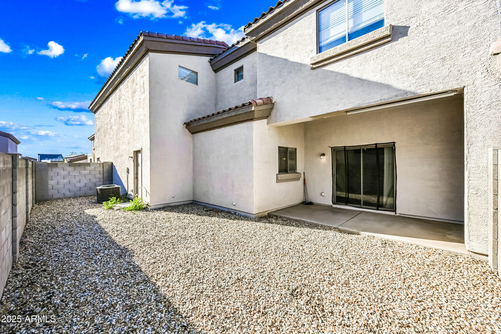 8053 W Waltann Lane - Photo 21