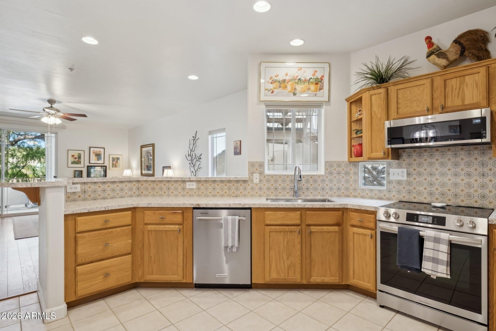 9750 N Monterey Drive - Photo 2