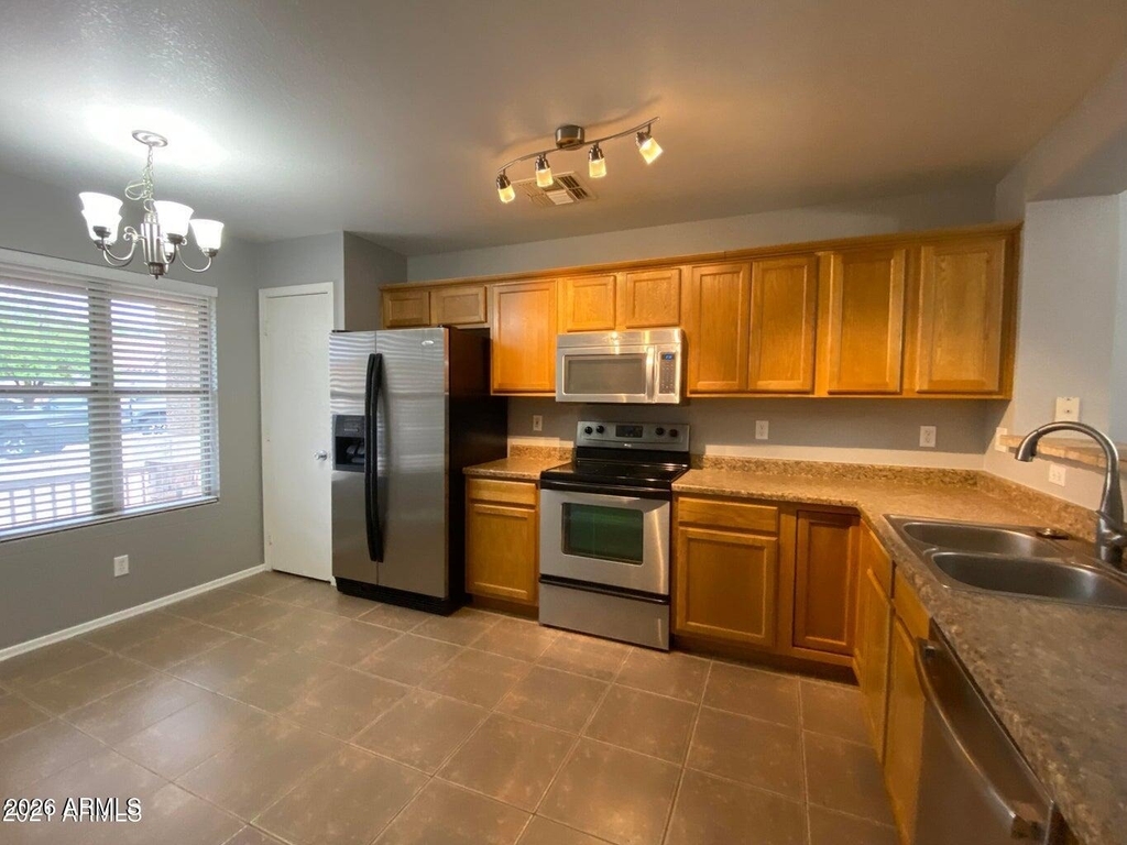 1117 E Arabian Drive - Photo 25