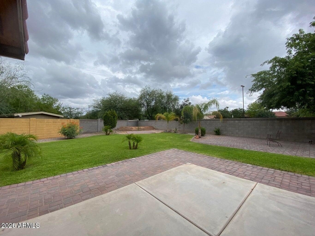 1117 E Arabian Drive - Photo 7