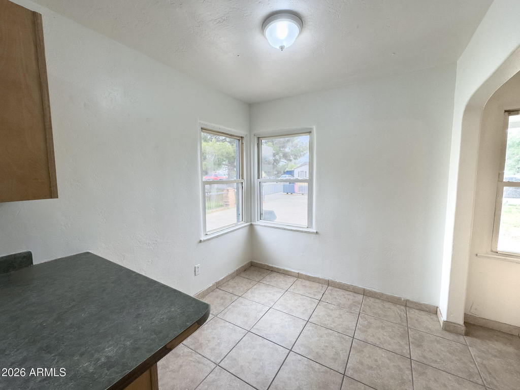 2517 E Culver Street - Photo 9