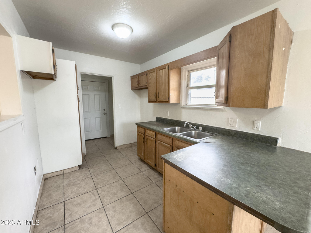 2517 E Culver Street - Photo 12
