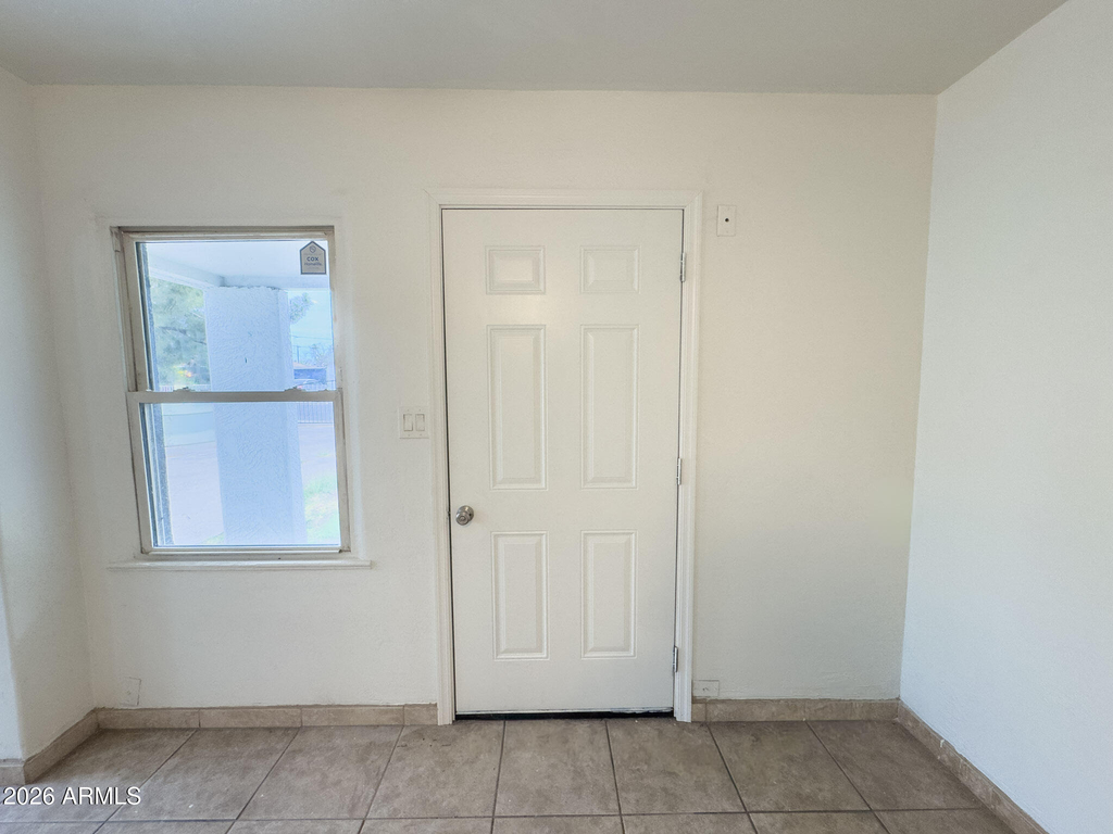 2517 E Culver Street - Photo 5