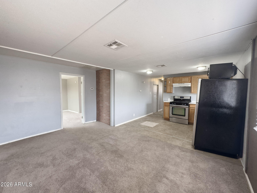 13522 W Maryland Avenue - Photo 10