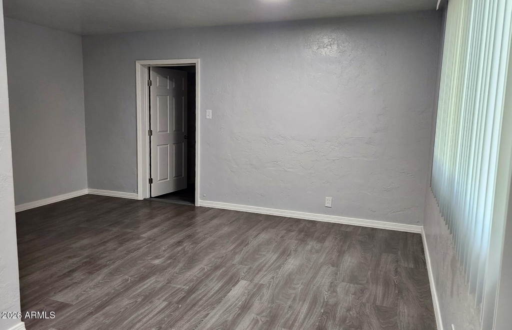 7561 N 27th Avenue - Photo 4