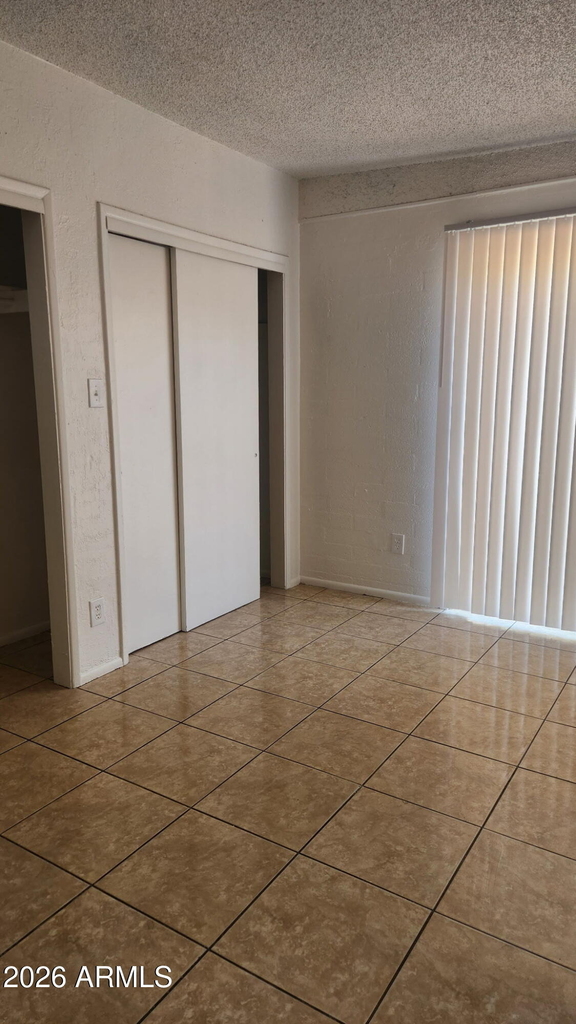 2240 W Morten Avenue - Photo 5