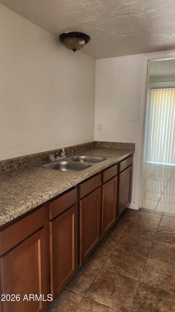 2240 W Morten Avenue - Photo 1
