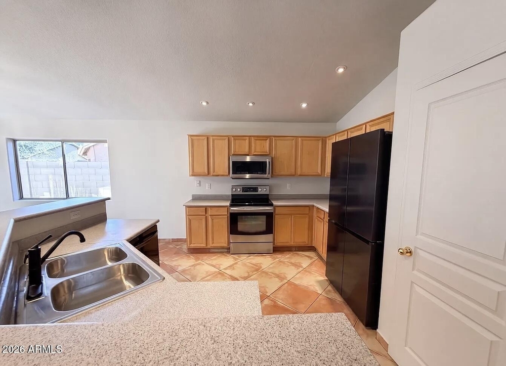 5162 W Bryce Lane - Photo 2