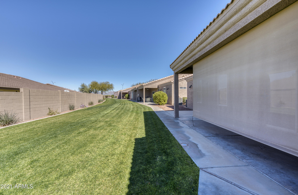2101 S Yellow Wood -- - Photo 17