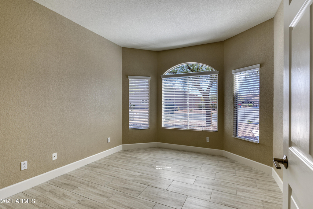 2101 S Yellow Wood -- - Photo 13