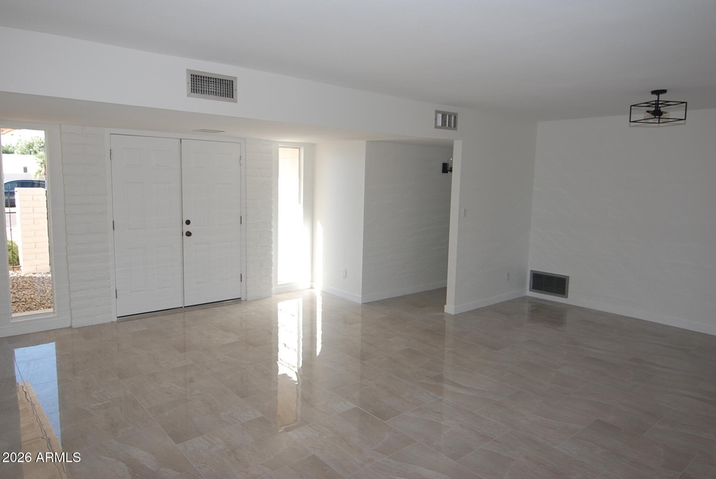 8619 E Via Del Palacio -- - Photo 2