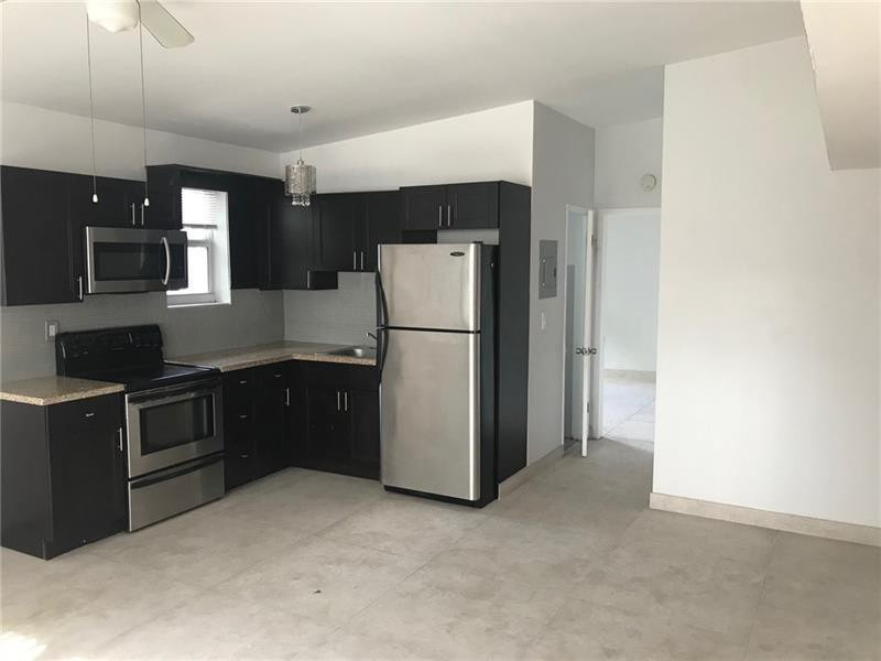 725 S 20th Avenue - Photo 0