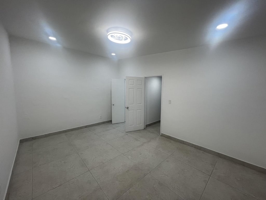 725 S 20th Avenue - Photo 10