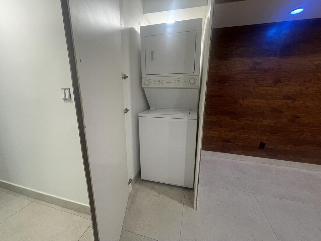 725 S 20th Avenue - Photo 1