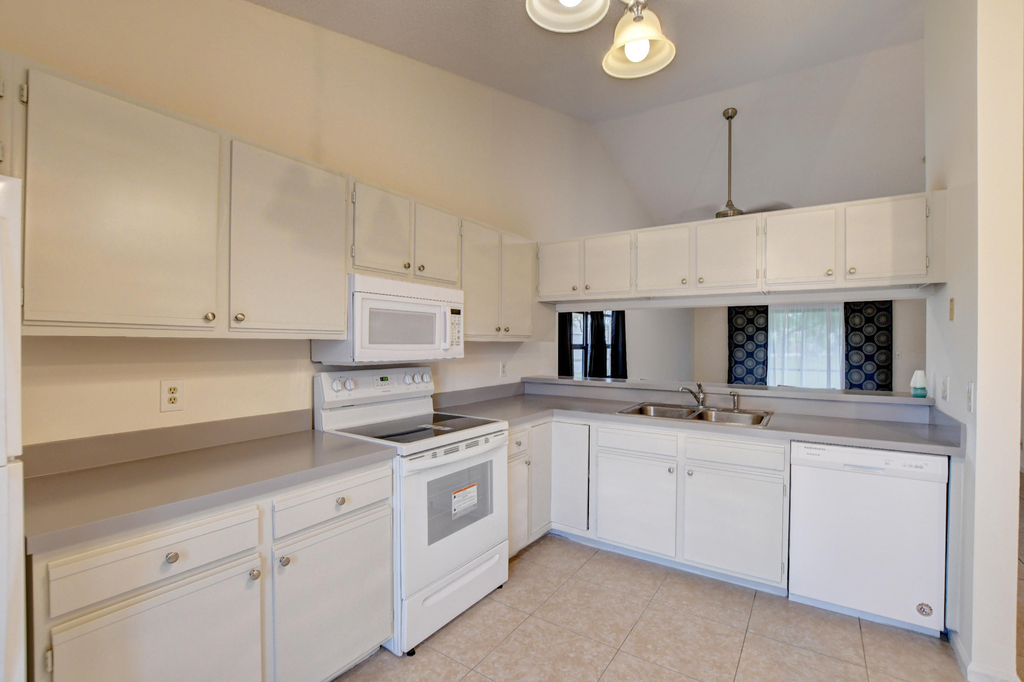 499 Hardwood Place - Photo 4