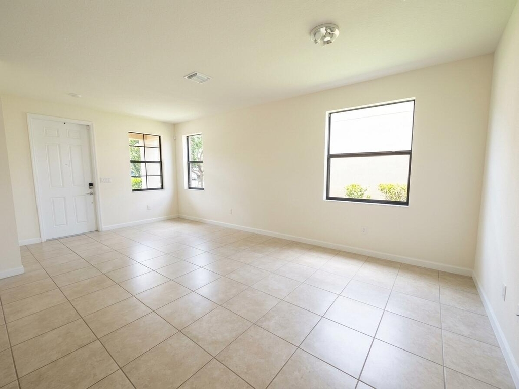 15503 Sw 40th Street - Photo 4