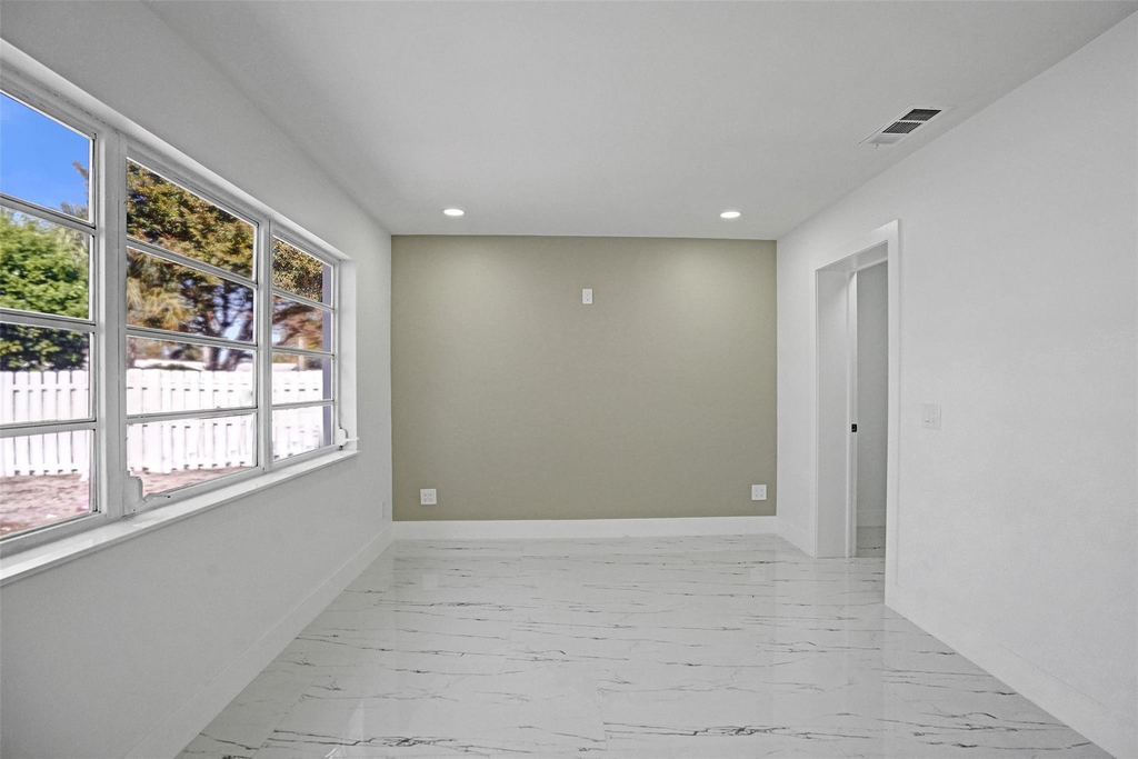 1437 Sw 1st Avenue - Photo 9