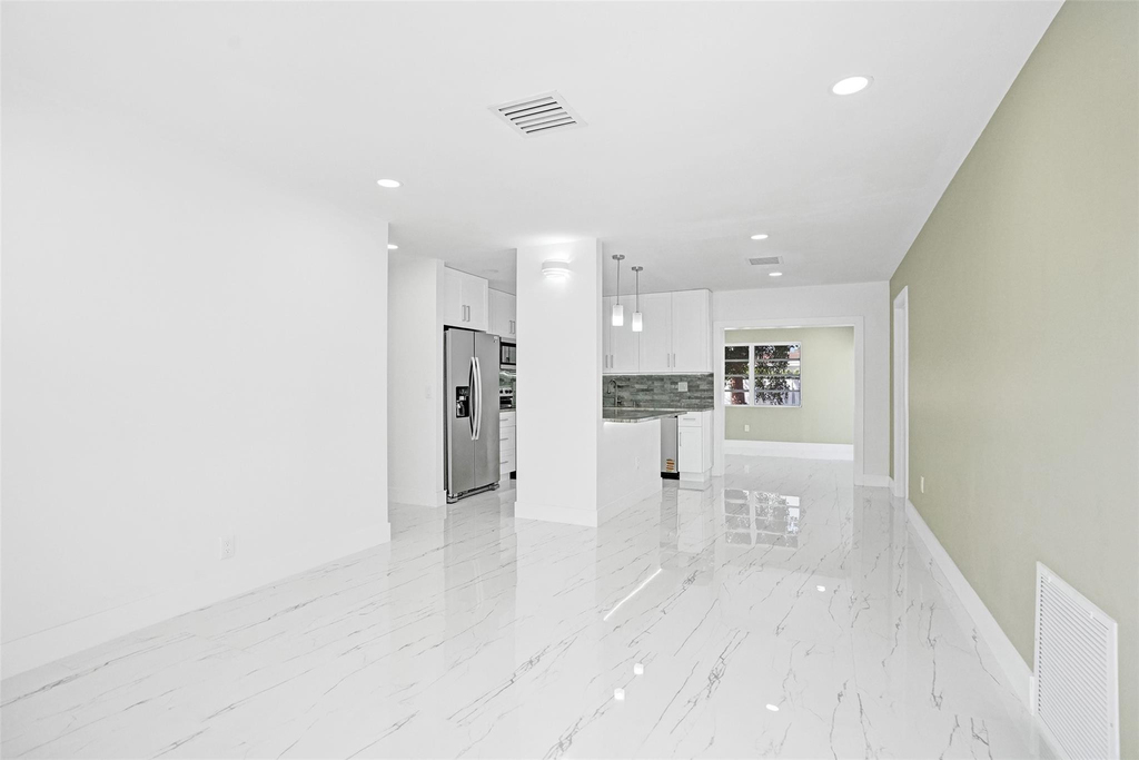 1437 Sw 1st Avenue - Photo 1