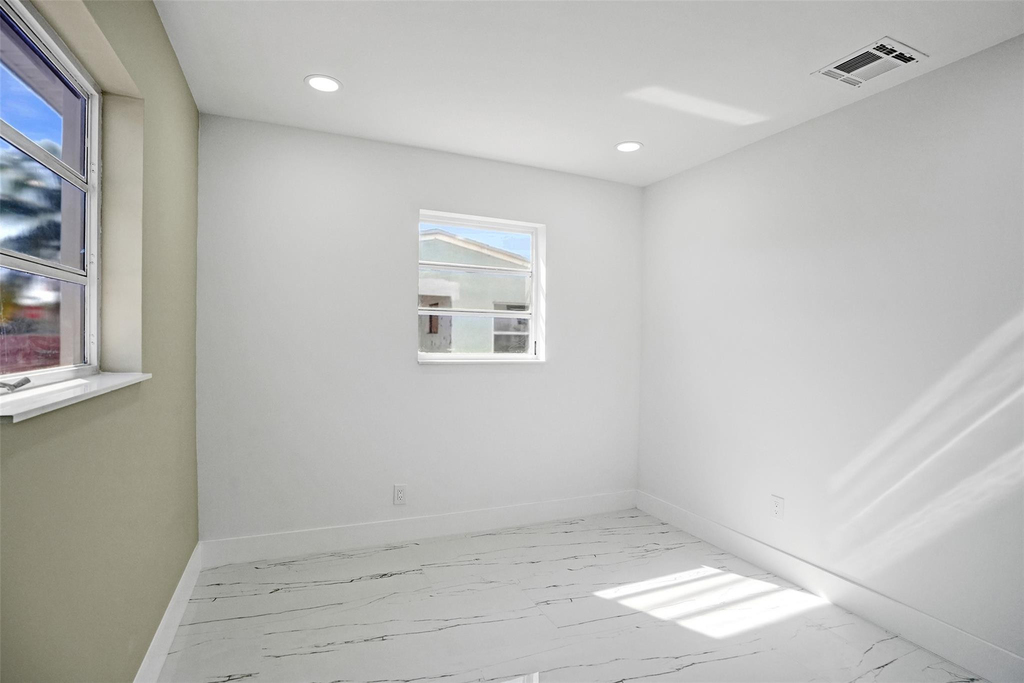 1437 Sw 1st Avenue - Photo 12