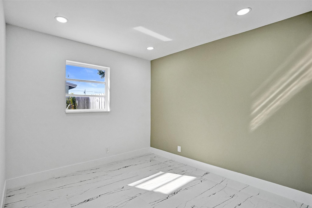 1437 Sw 1st Avenue - Photo 15